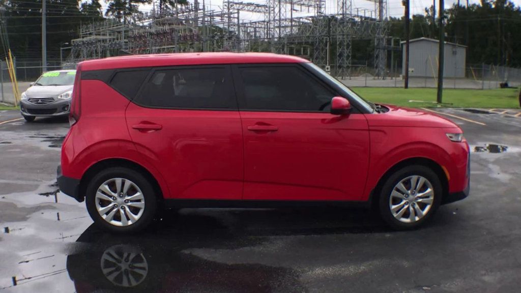 2020 Kia Soul LX photo 9