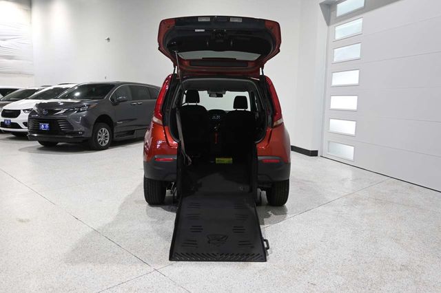 2020 Kia Soul LX Mobility Handicap Van - 23045342 - 16