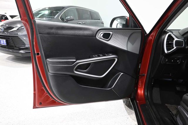 2020 Kia Soul LX Mobility Handicap Van - 23045342 - 27