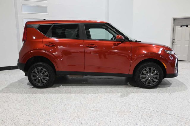 2020 Kia Soul LX Mobility Handicap Van - 23045342 - 4