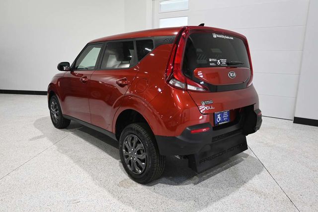 2020 Kia Soul LX Mobility Handicap Van - 23045342 - 7
