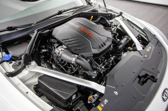 2020 Kia Stinger GT1 RWD - 22950717 - 46