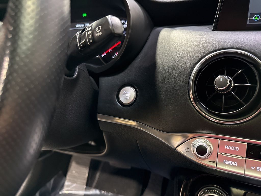 2020 Kia Stinger GT2 AWD - 23013283 - 16