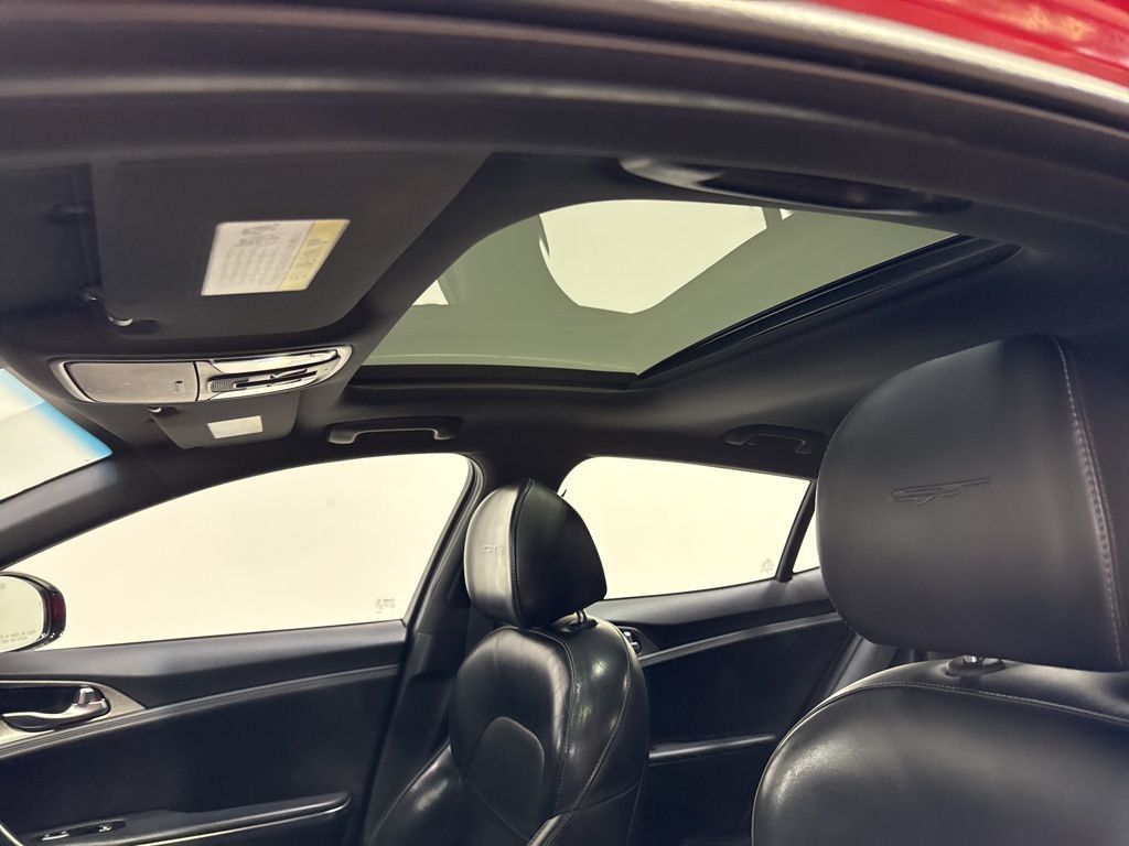 2020 Kia Stinger GT2 AWD - 23013283 - 32