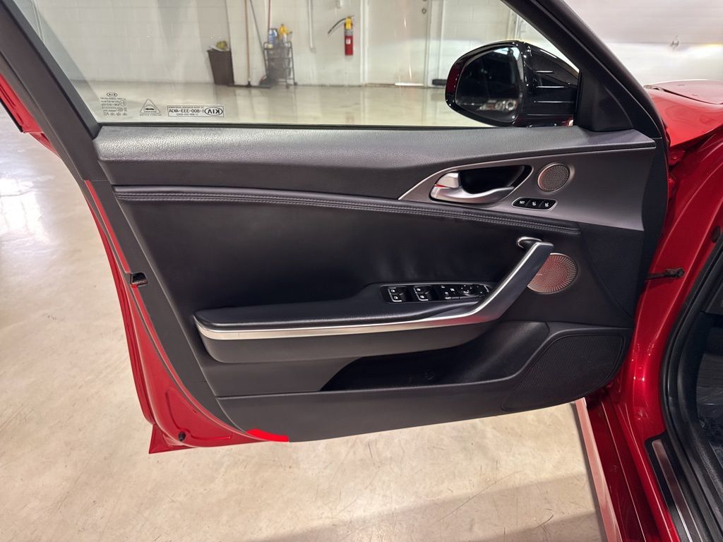 2020 Kia Stinger GT2 AWD - 23013283 - 33