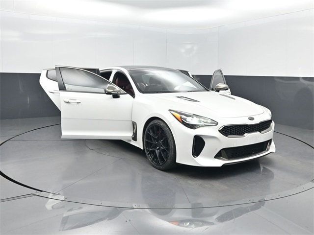 2020 Kia Stinger GT2 AWD - 22957383 - 44