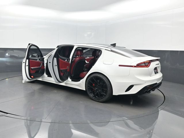 2020 Kia Stinger GT2 AWD - 23002511 - 42