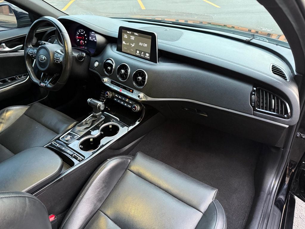 2020 Kia Stinger GT-Line photo 23