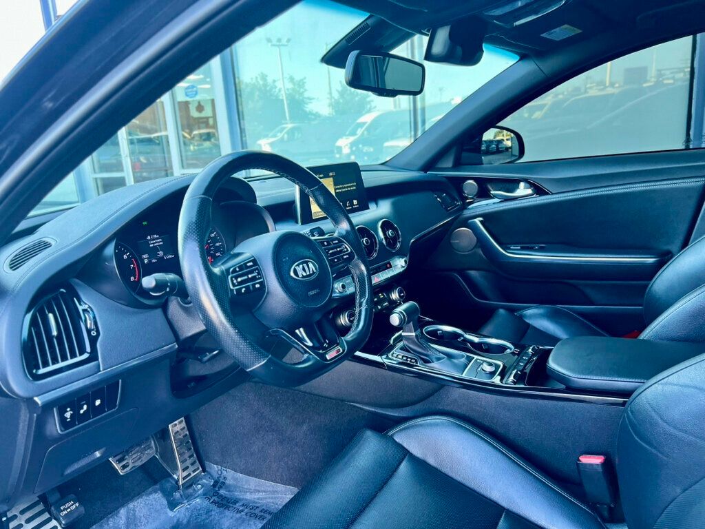 2020 Kia Stinger GT-Line photo 11