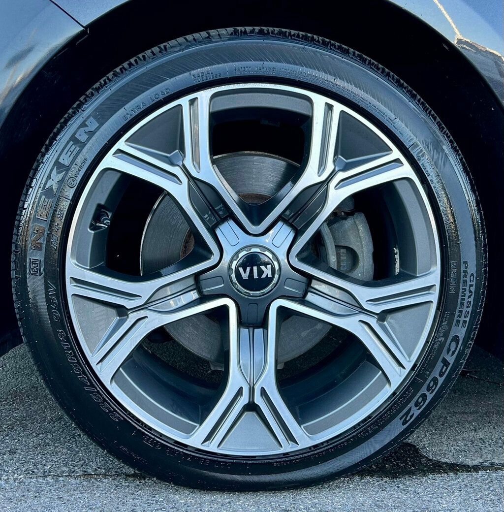 2020 Kia Stinger GT-Line photo 31