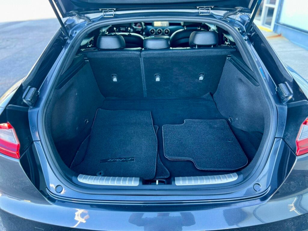 2020 Kia Stinger GT-Line photo 7
