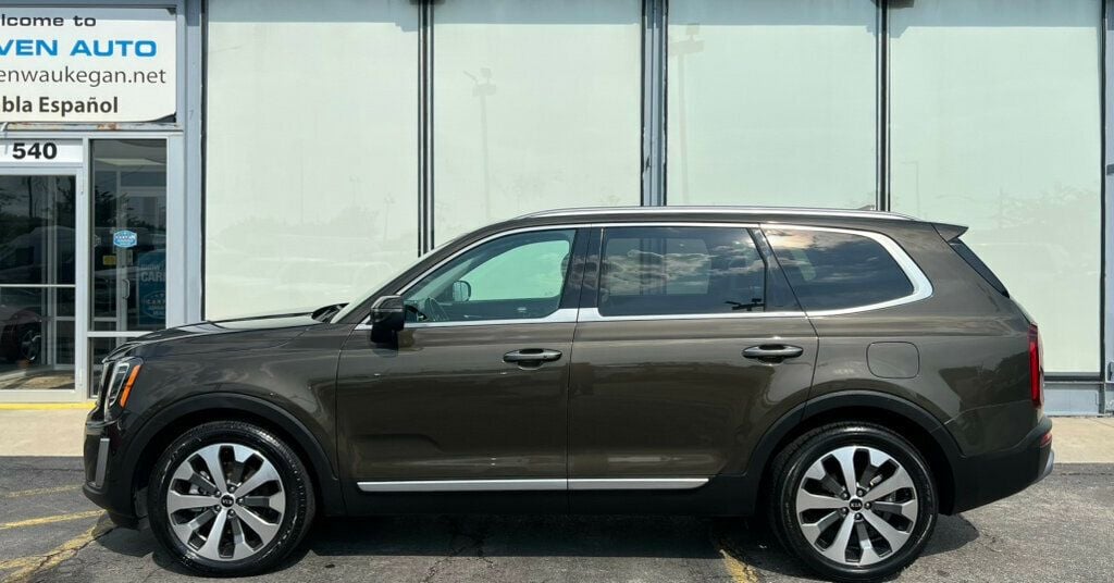 2020 Kia Telluride S photo 2