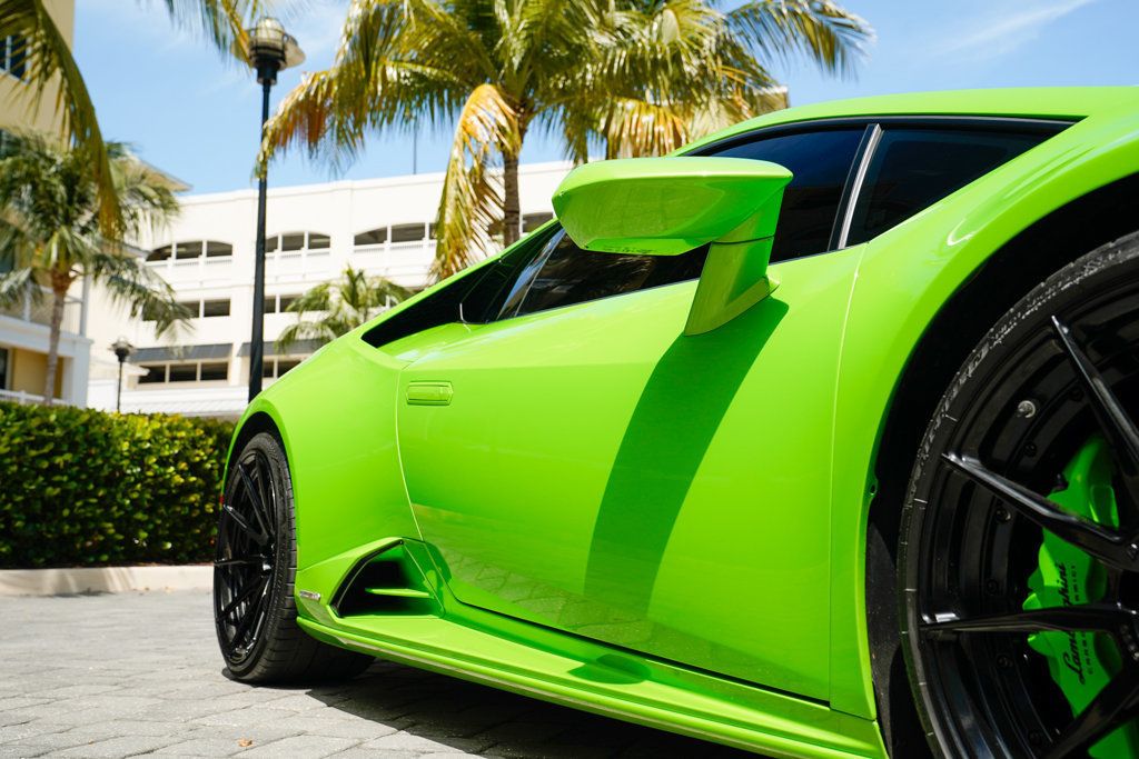 2020 Lamborghini Huracan Evo Coupe photo 10