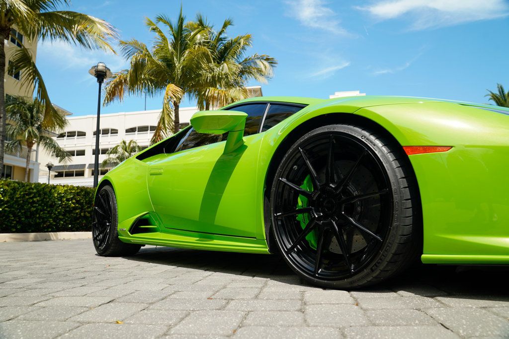 2020 Lamborghini Huracan Evo Coupe photo 12