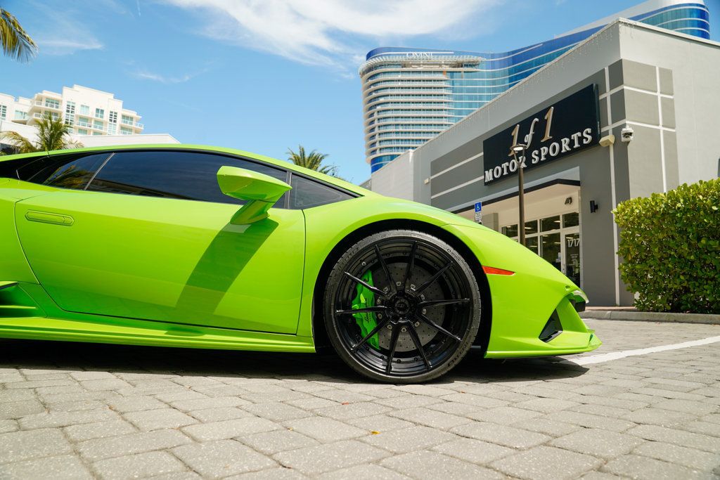 2020 Lamborghini Huracan Evo Coupe photo 13