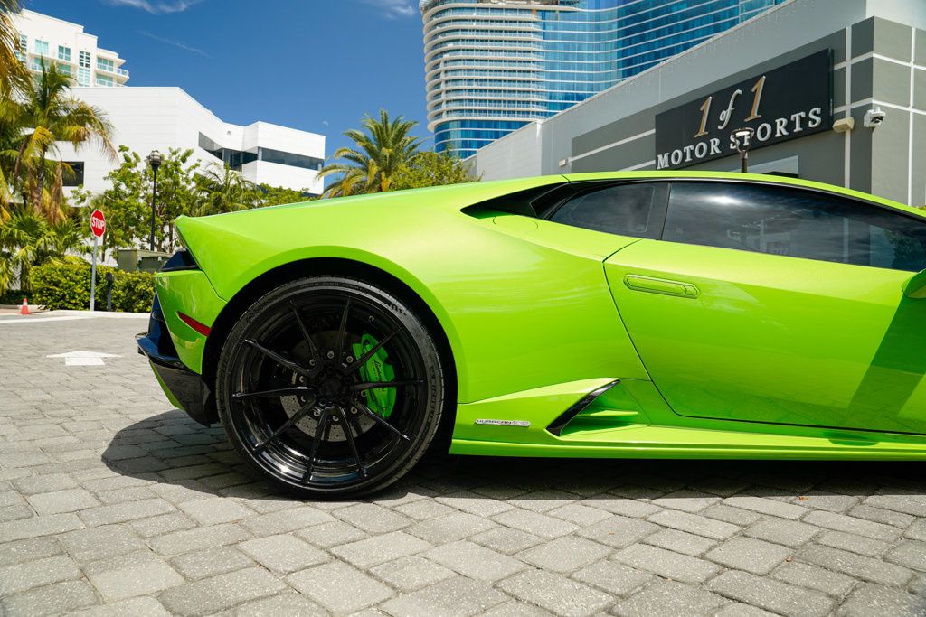 2020 Lamborghini Huracan Evo Coupe photo 16