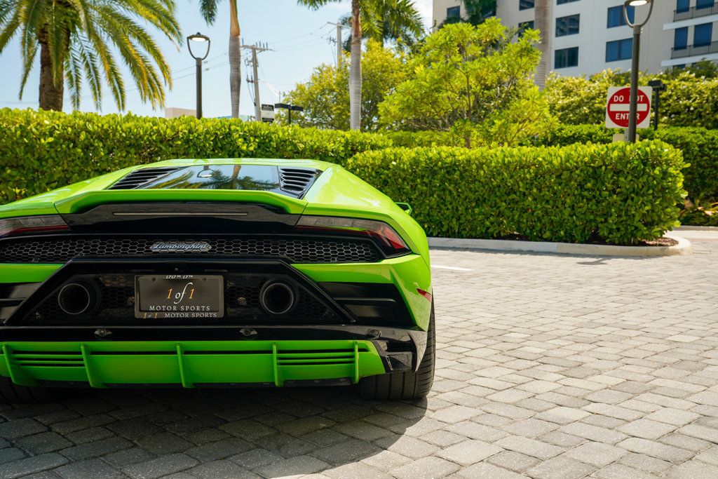 2020 Lamborghini Huracan Evo Coupe photo 24