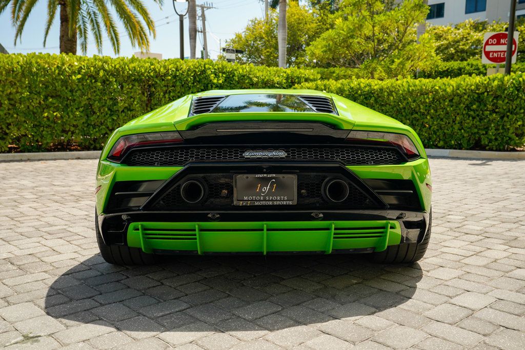 2020 Lamborghini Huracan Evo Coupe photo 25