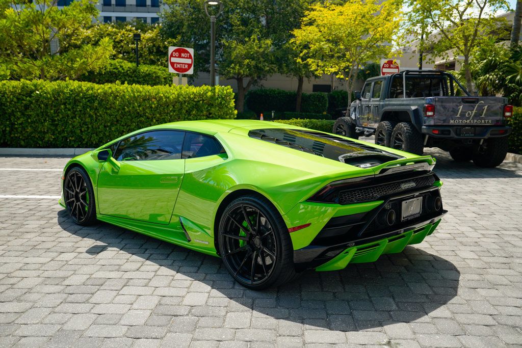 2020 Lamborghini Huracan Evo Coupe photo 28