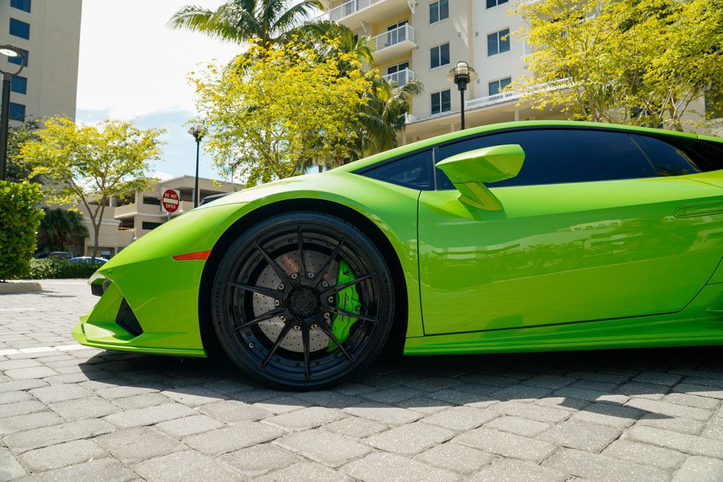 2020 Lamborghini Huracan Evo Coupe photo 34