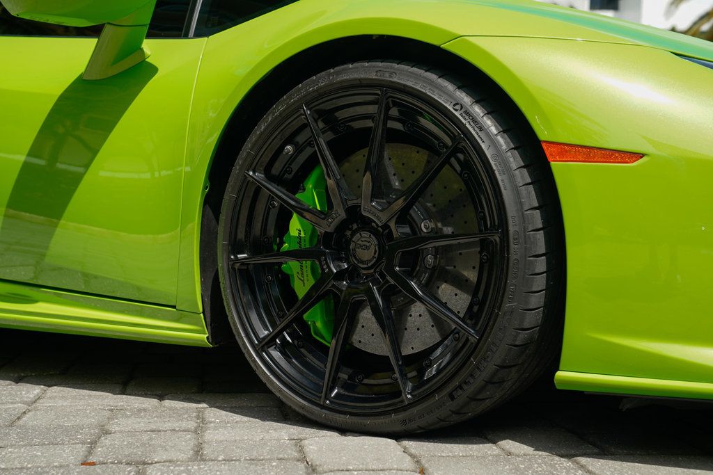 2020 Lamborghini Huracan Evo Coupe photo 40