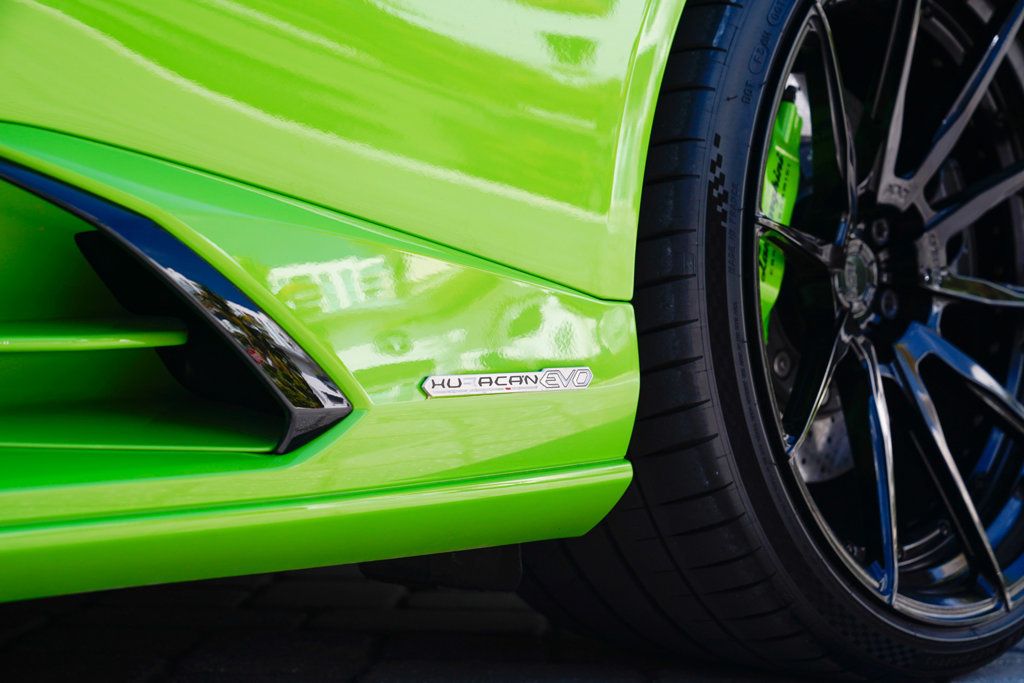 2020 Lamborghini Huracan Evo Coupe photo 43