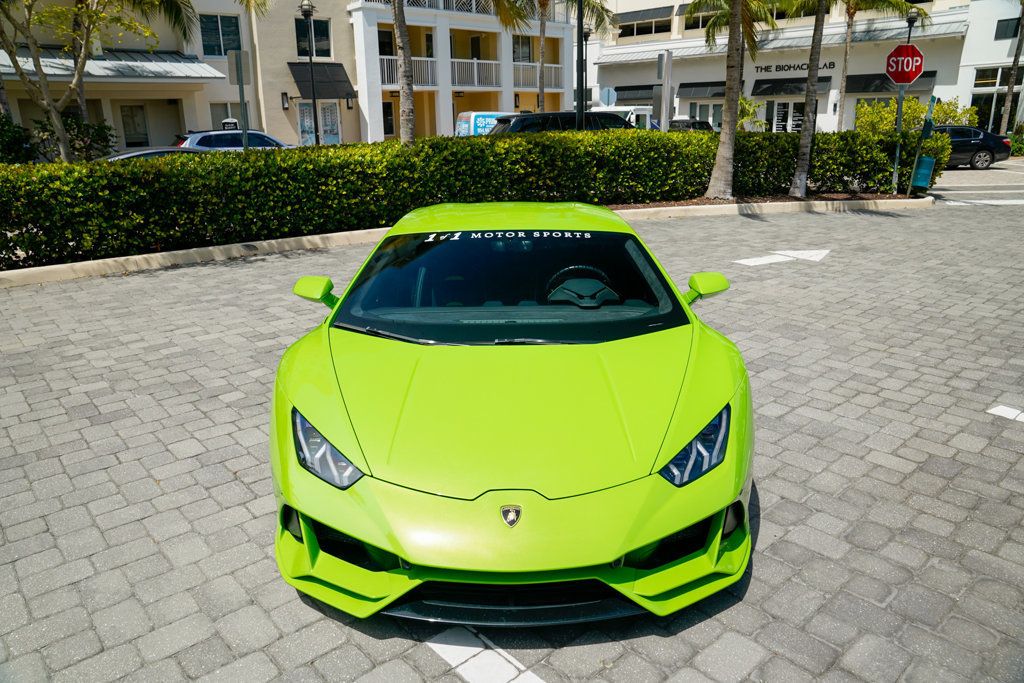2020 Lamborghini Huracan Evo Coupe photo 5