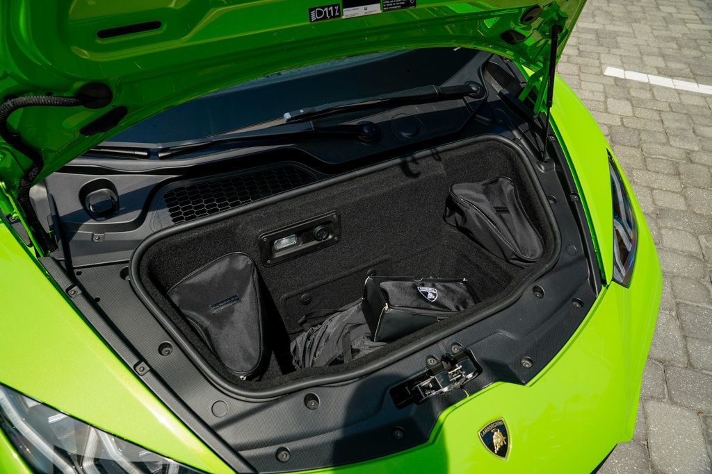 2020 Lamborghini Huracan Evo Coupe photo 48