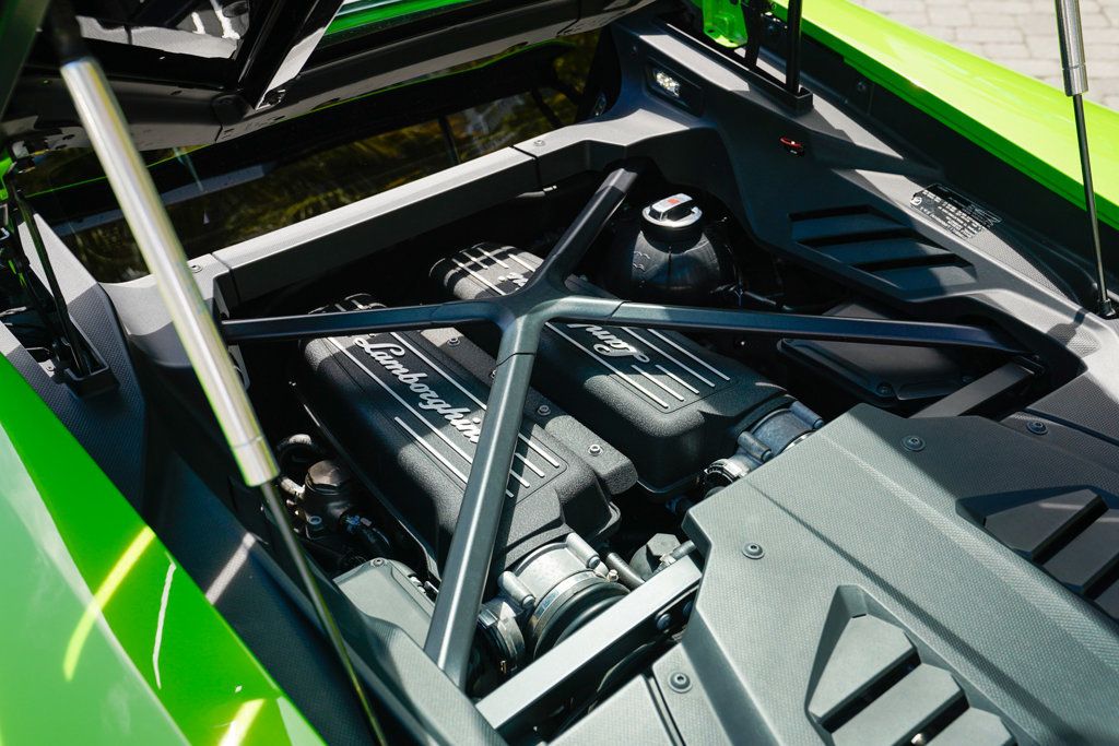2020 Lamborghini Huracan Evo Coupe photo 51