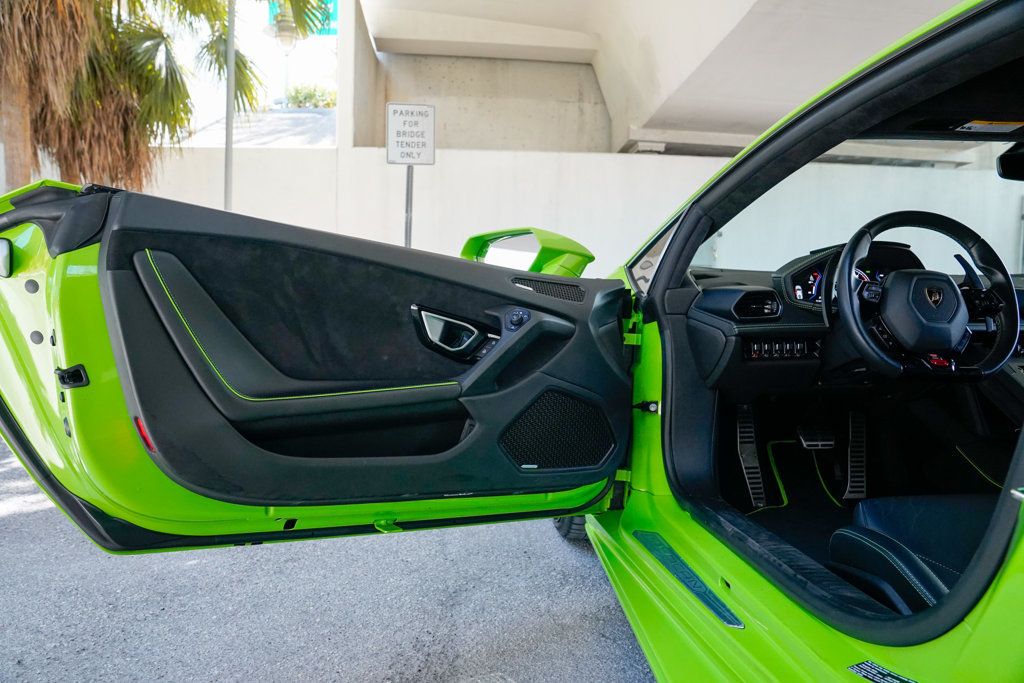 2020 Lamborghini Huracan Evo Coupe photo 53