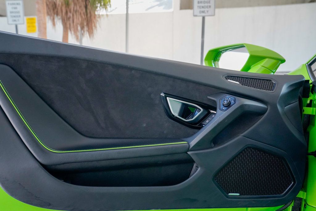 2020 Lamborghini Huracan Evo Coupe photo 55