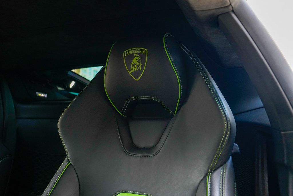2020 Lamborghini Huracan Evo Coupe photo 59