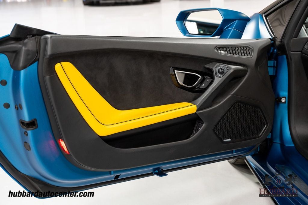2020 Lamborghini Huracan Evo Spyder photo 12