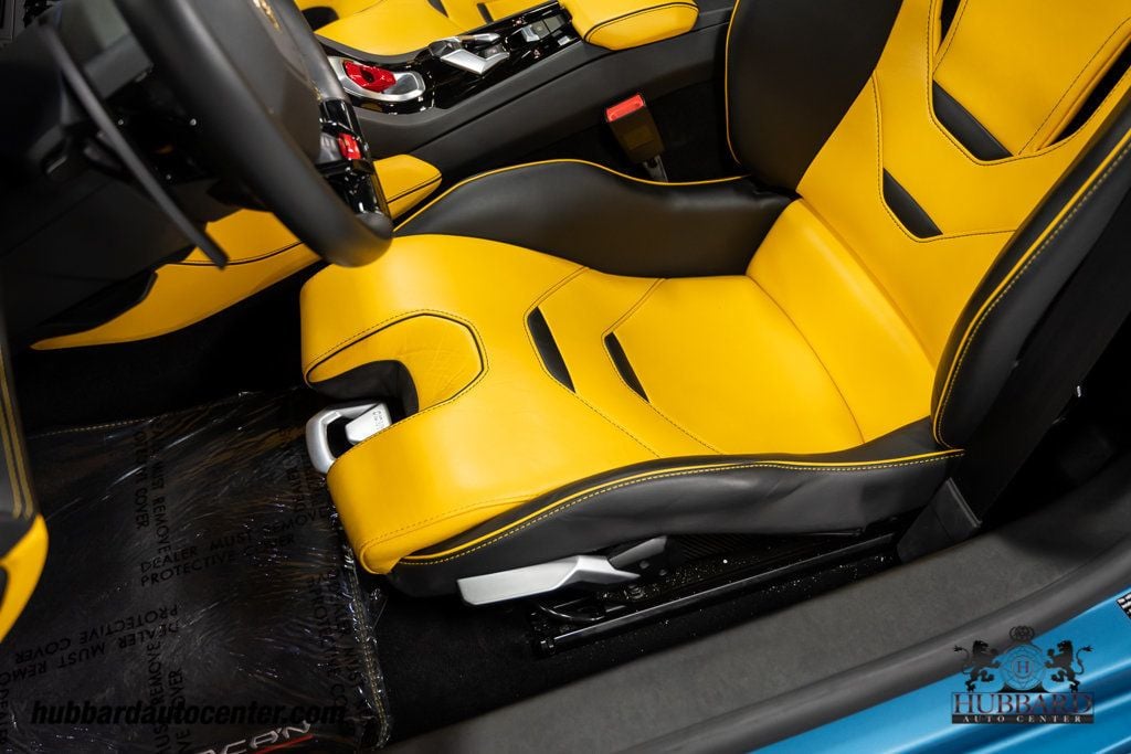 2020 Lamborghini Huracan Evo Spyder photo 15
