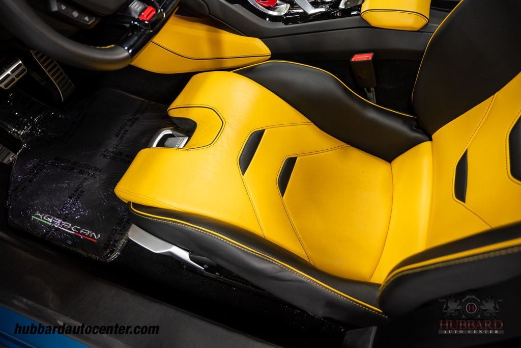 2020 Lamborghini Huracan Evo Spyder photo 18
