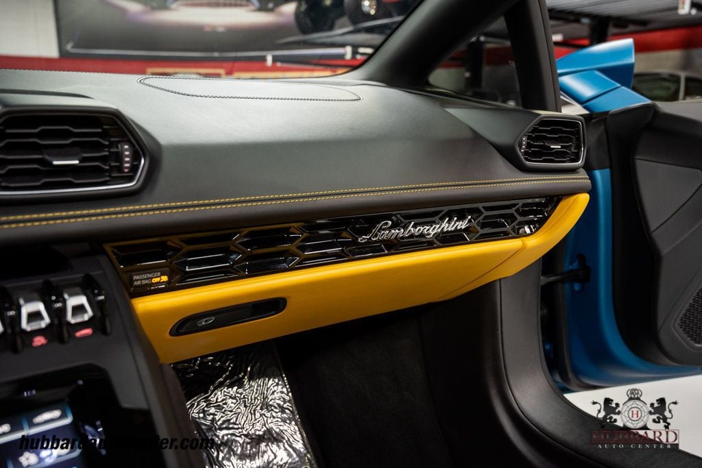 2020 Lamborghini Huracan Evo Spyder photo 22