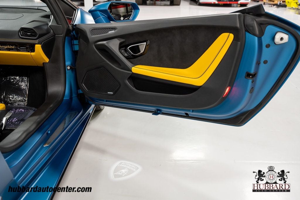 2020 Lamborghini Huracan Evo Spyder photo 23
