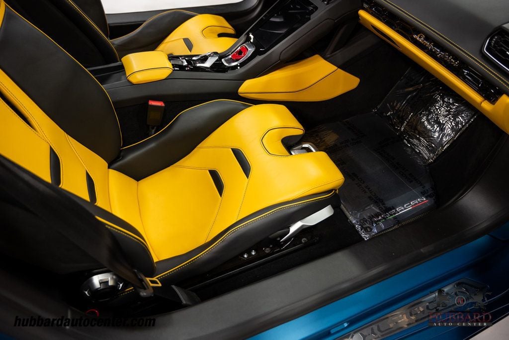 2020 Lamborghini Huracan Evo Spyder photo 25
