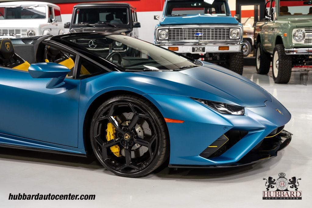 2020 Lamborghini Huracan Evo Spyder photo 36