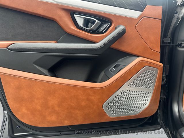 2020 Lamborghini Urus AWD - 23010116 - 19