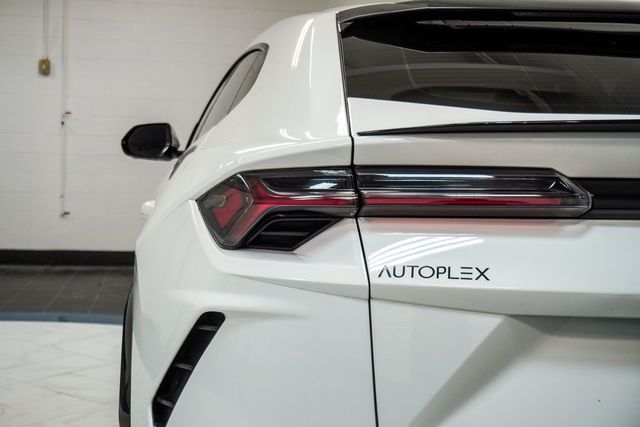 2020 Lamborghini Urus Base photo 13