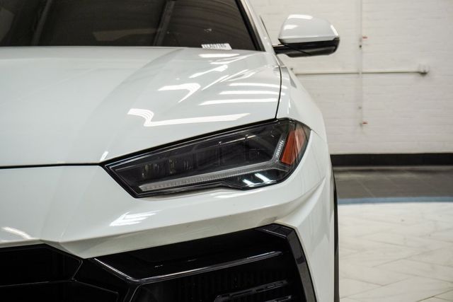 2020 Lamborghini Urus Base photo 14
