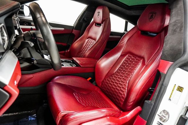 2020 Lamborghini Urus Base photo 17