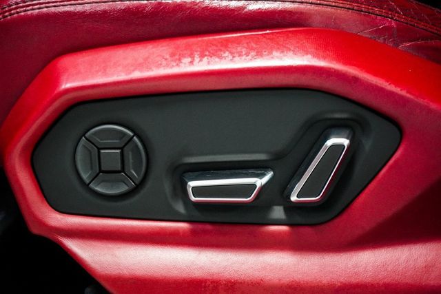 2020 Lamborghini Urus Base photo 18