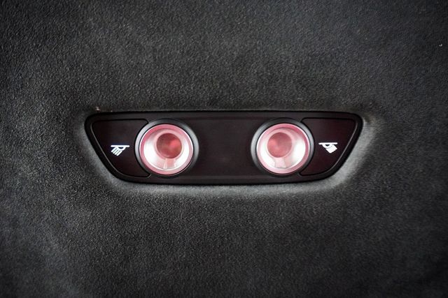 2020 Lamborghini Urus Base photo 21