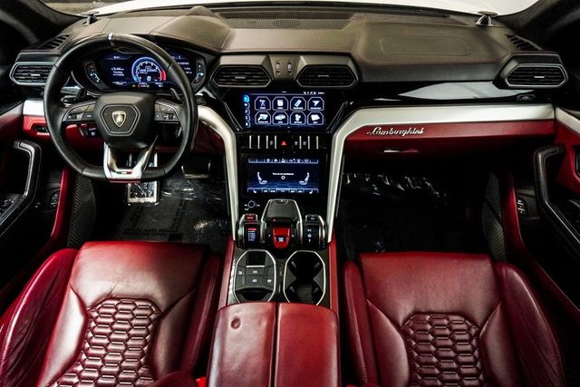 2020 Lamborghini Urus Base photo 23