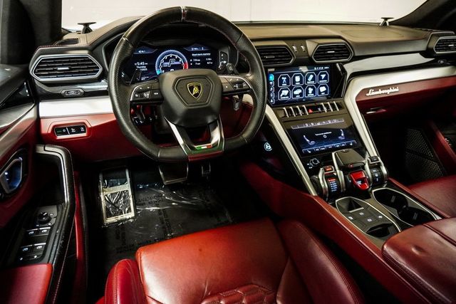 2020 Lamborghini Urus Base photo 24