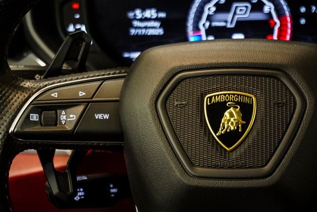 2020 Lamborghini Urus Base photo 27