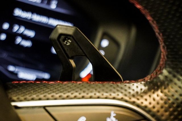 2020 Lamborghini Urus Base photo 28