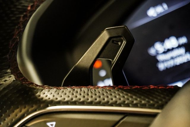 2020 Lamborghini Urus Base photo 29